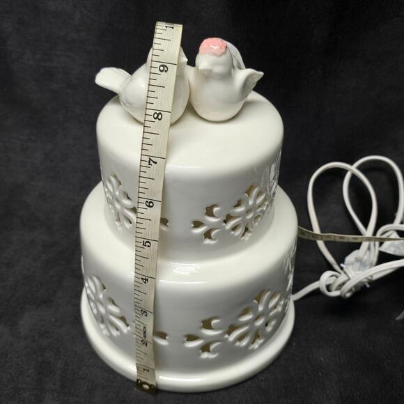 Cracker Barrell Love Birds Layered Wedding Cake Accent Light Home Decor - Picture 8 of 10